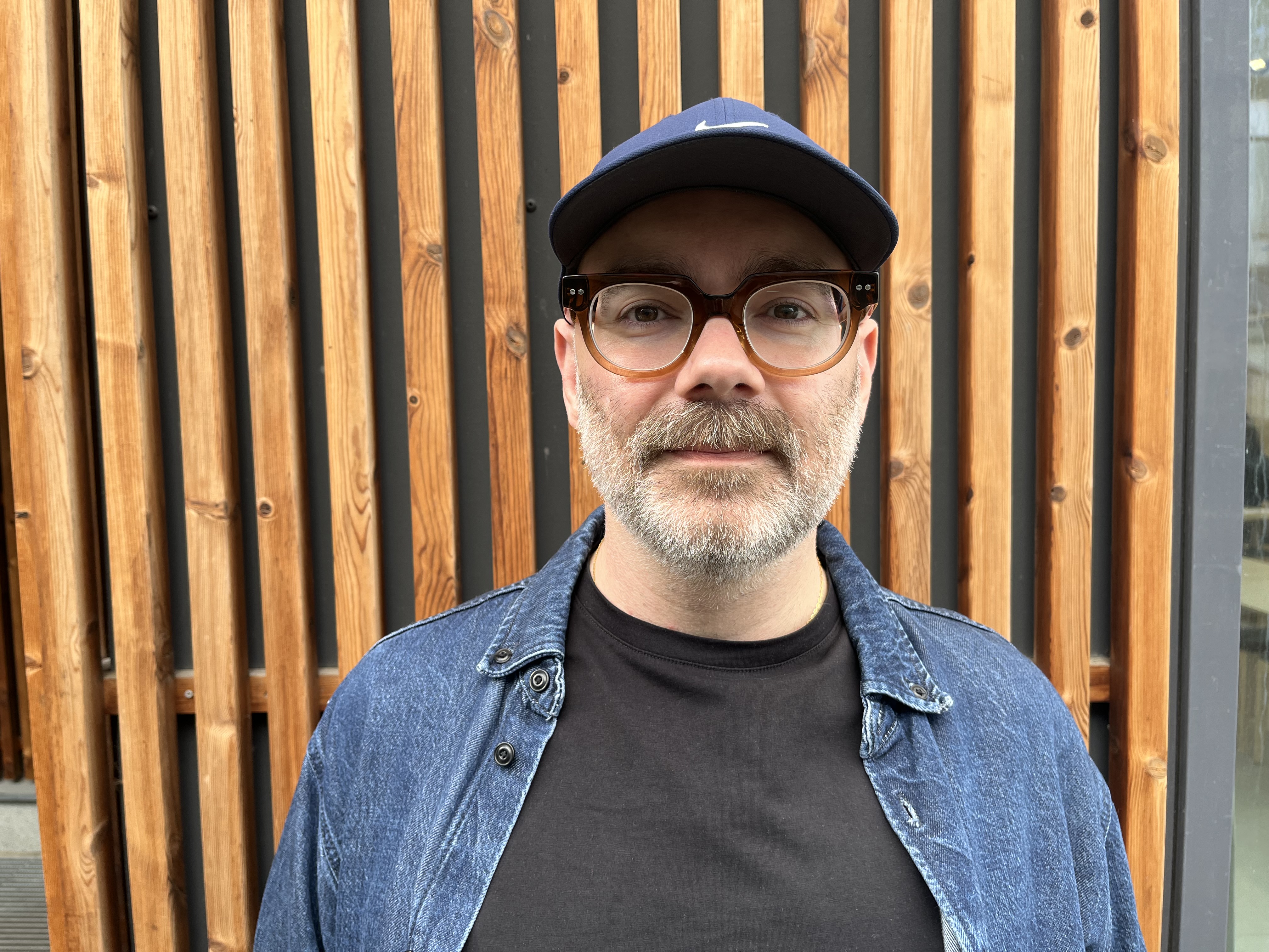 Porträttbild på Matthew Jonsson