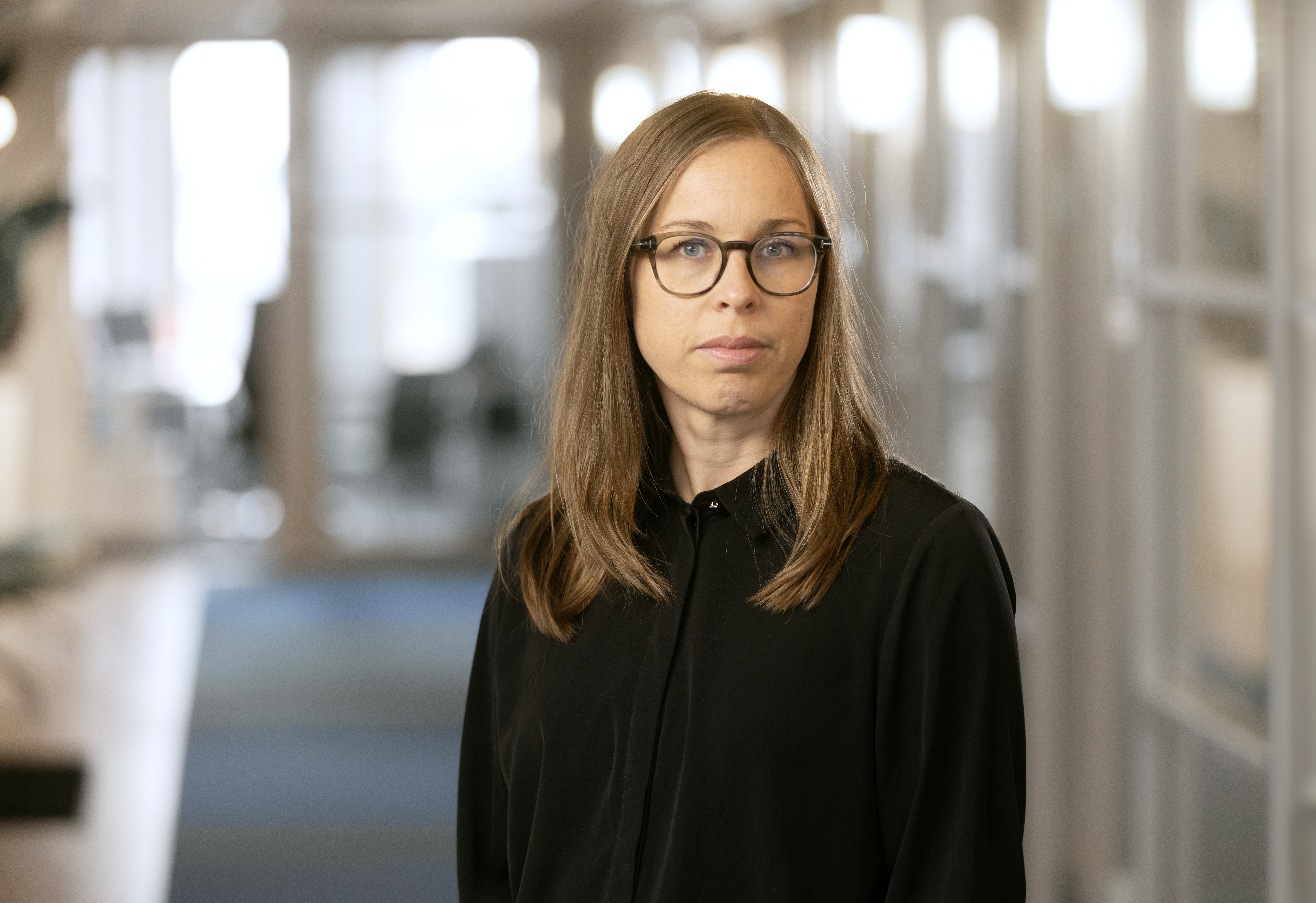 Porträtt på Therese Olmsäter, utredare på Myndigheten för vård- och omsorgsanalys.