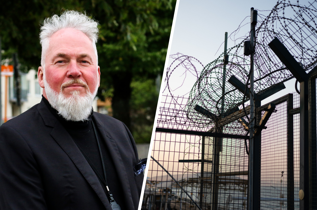 Håkan Zandén i svart kostym står utomhus till vänster; till höger syns ett stängsel med taggtråd mot himlen.