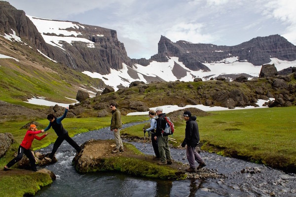 island hiking mountainguides.is