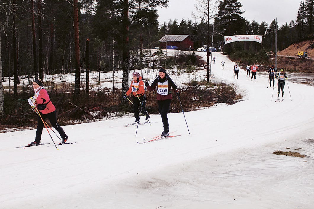 Wasalauf für Frauen: Auf Langlaufskiern durch das schwedische Dalarna ...