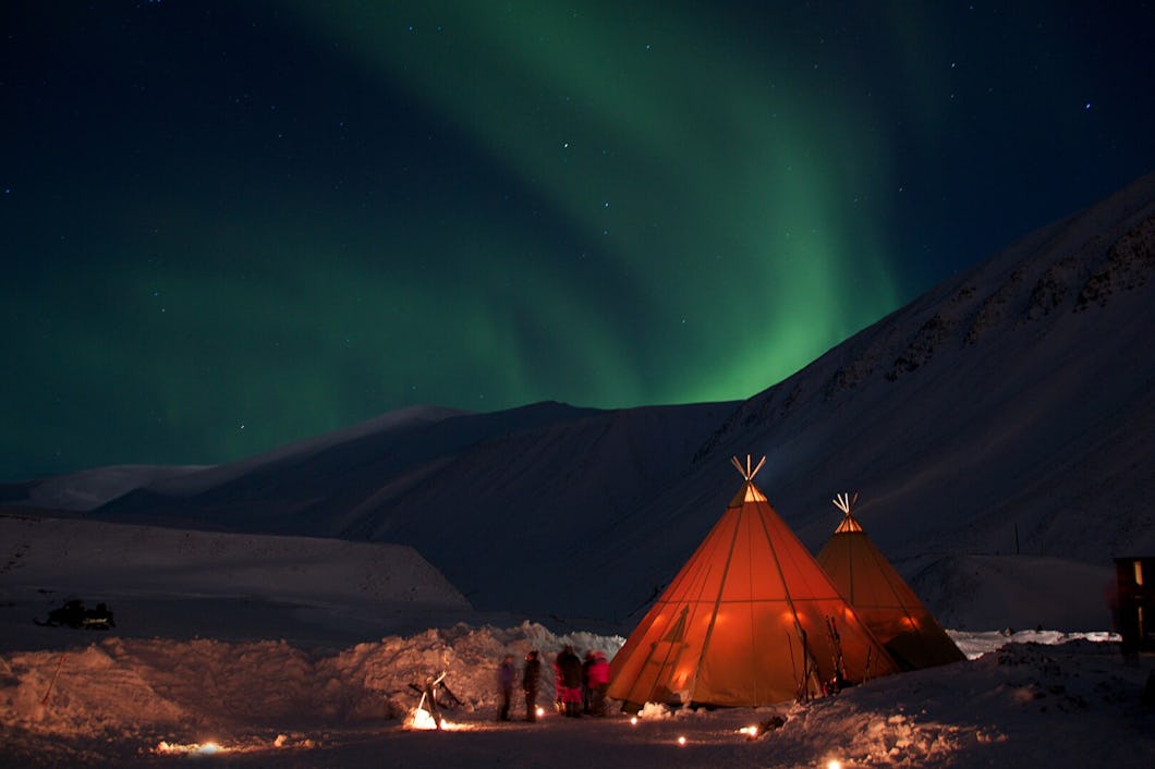 Spitzbergen gilt als eine der beliebtesten Destination für Polarlicht-Touren