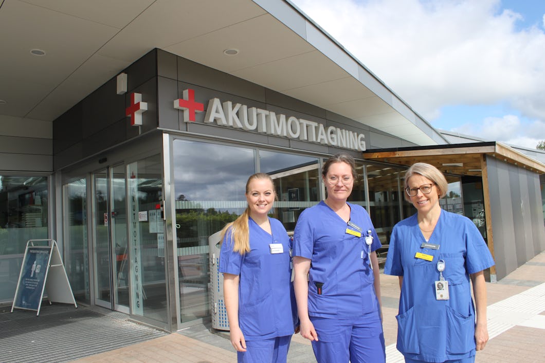 De kliniska apotekarna Elin Edvardsson, Kristina Sörensen och Karin Nilsson delar på en heltidstjänst på akuten i Trollhättan under pilotprojektet.