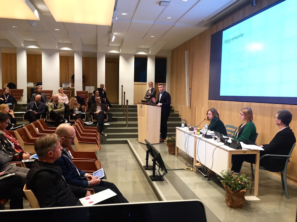 Emma Jonsteg och Tobias Olsson berättar om verksamhetsprogrammet för perioden 2017–2018.
