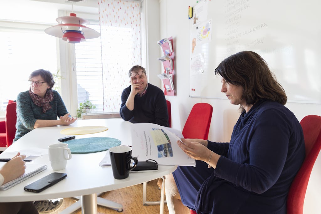 Maria Eriksson, Dag Johansson, Karin Milles Beier och Roland Nitz (ej i bild) diskuterar mottagandet av Norrköpings föreslagna riktlinjer för arkitektur och stadsbyggnad.