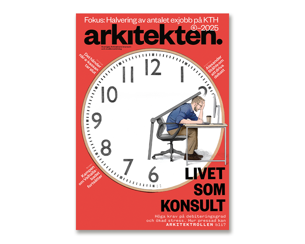 En man sitter vid ett skrivbord och arbetar under en stor klocka. Omslaget har titeln "arkitekten", svensk text och röd bakgrund.