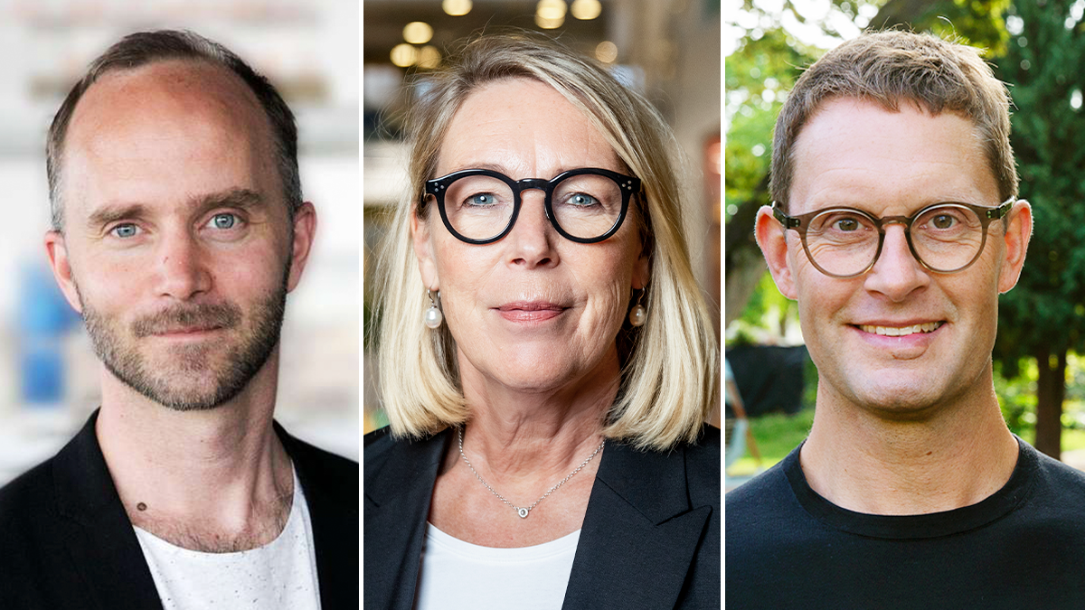 Tre vuxna, två män och en kvinna, har glasögon och visas i separata porträtt med neutralt eller svagt leende. Bakgrunden är suddig.