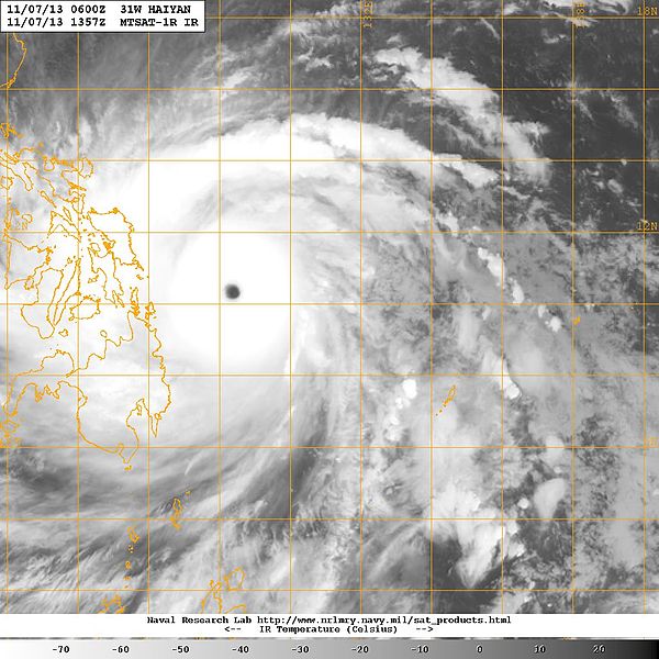 Haiyan närmar sig Fillipinerna. Foto: NRL/NAVY Tropical Cyclone Page