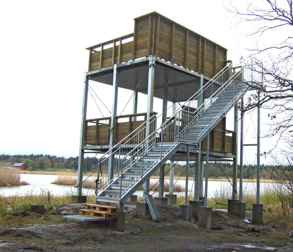 Säbysjöns nya rejäla fågeltorn. Foto: Olle Bernhard, Järvafältets Ornitologiska Förening