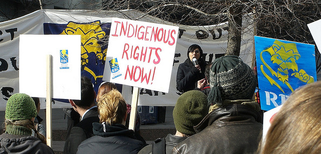 Protester i Toronto mot utvinningen av oljesand. Foto: Toban B via Flickr https://www.flickr.com/photos/tobanblack/