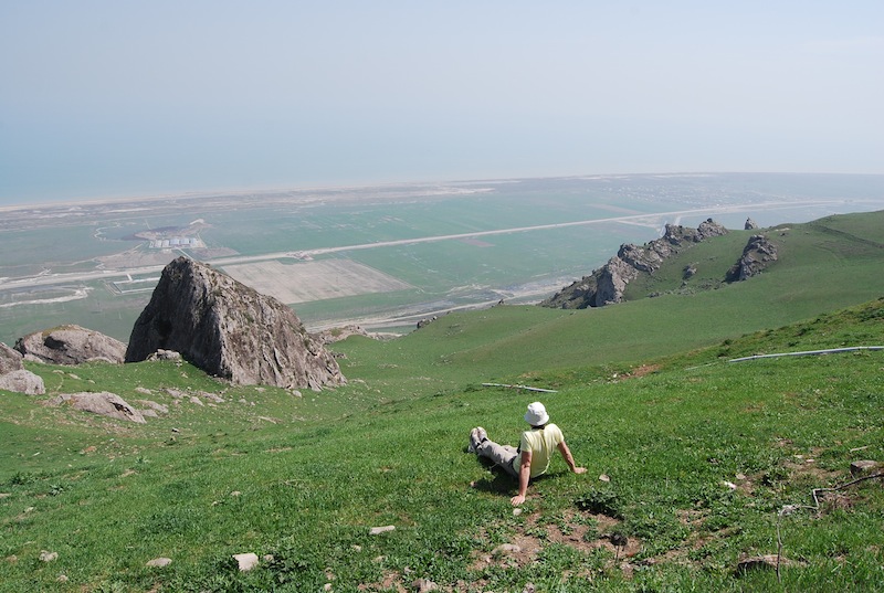 Utsikten mot Kaspiska havet. Foto: Tomas Haraldsson
