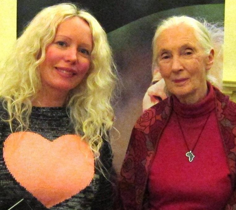Malin Frick med sin idol, gorillaexperten och etologen Jane Goodall.