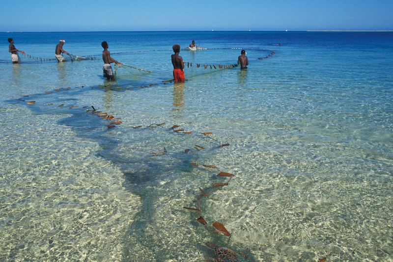 Fiskare i en lagun på västra Madagaskar. Foto: WWF