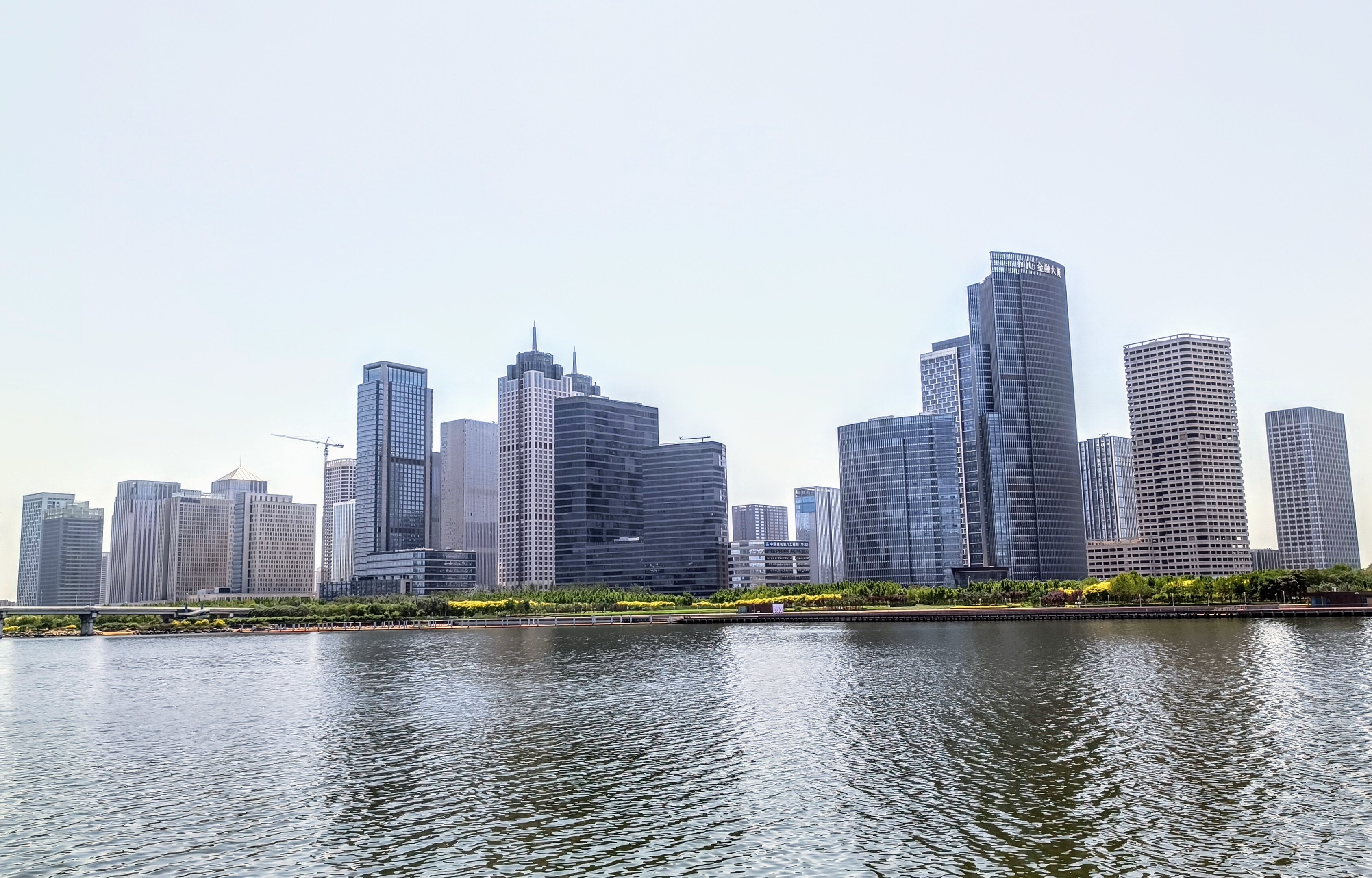 Kuststaden Tianjin i Kina står inför stora utmaningar när havsnivån höjs och marken sjunker.