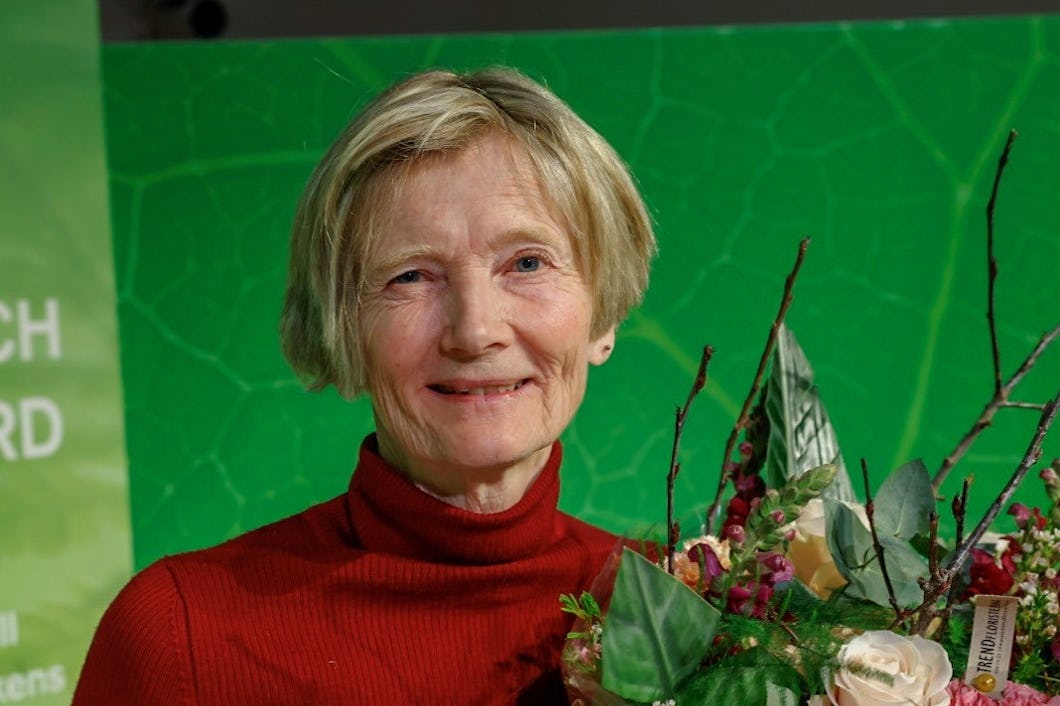 Lena Gustafsson fick SLU Artdatabankens naturvårdspris 2024.