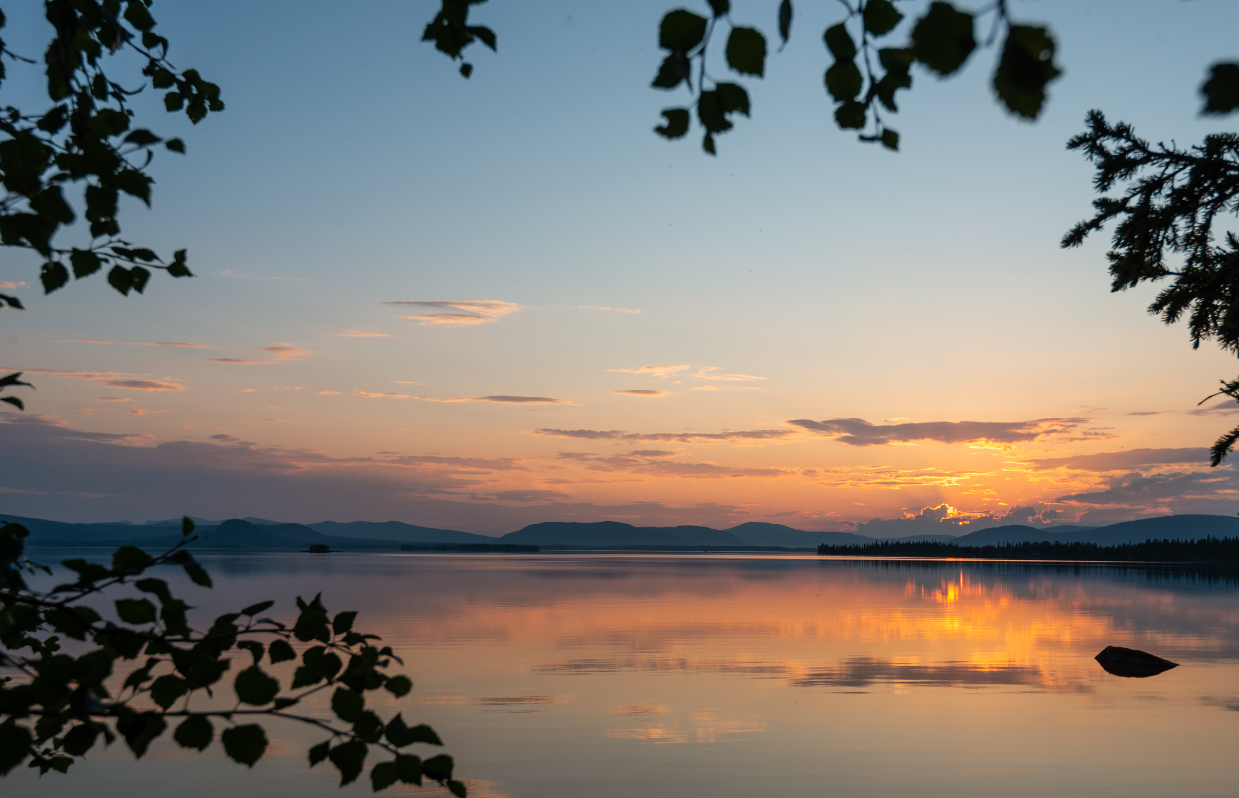 Solnedgång över Karatssjön.