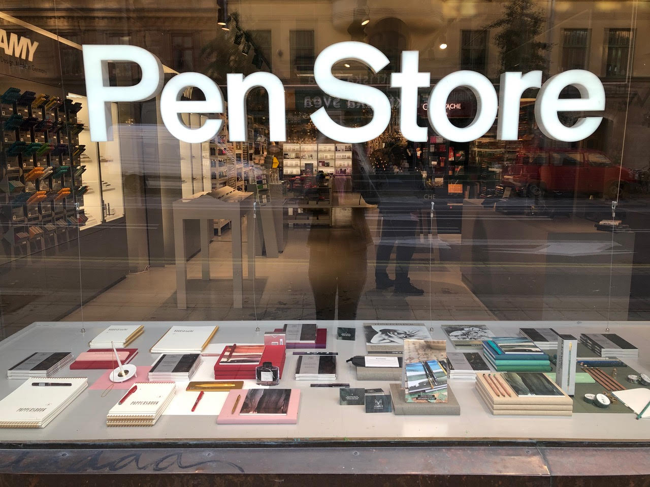 pen store butikfasad